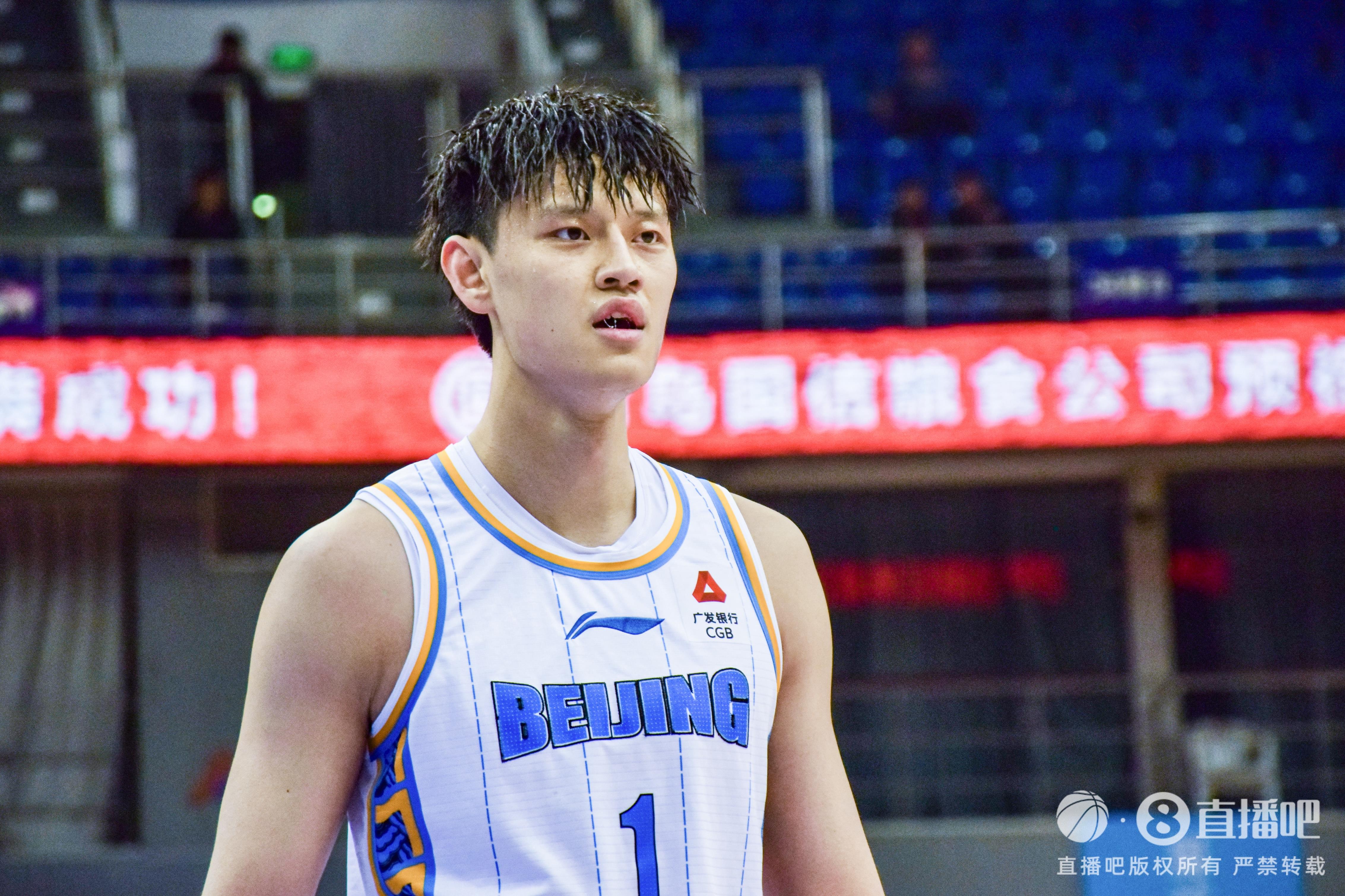 7次大帽相當(dāng)炸裂！曾凡博替補(bǔ)砍16分7板7帽 大帽絕殺遼寧！